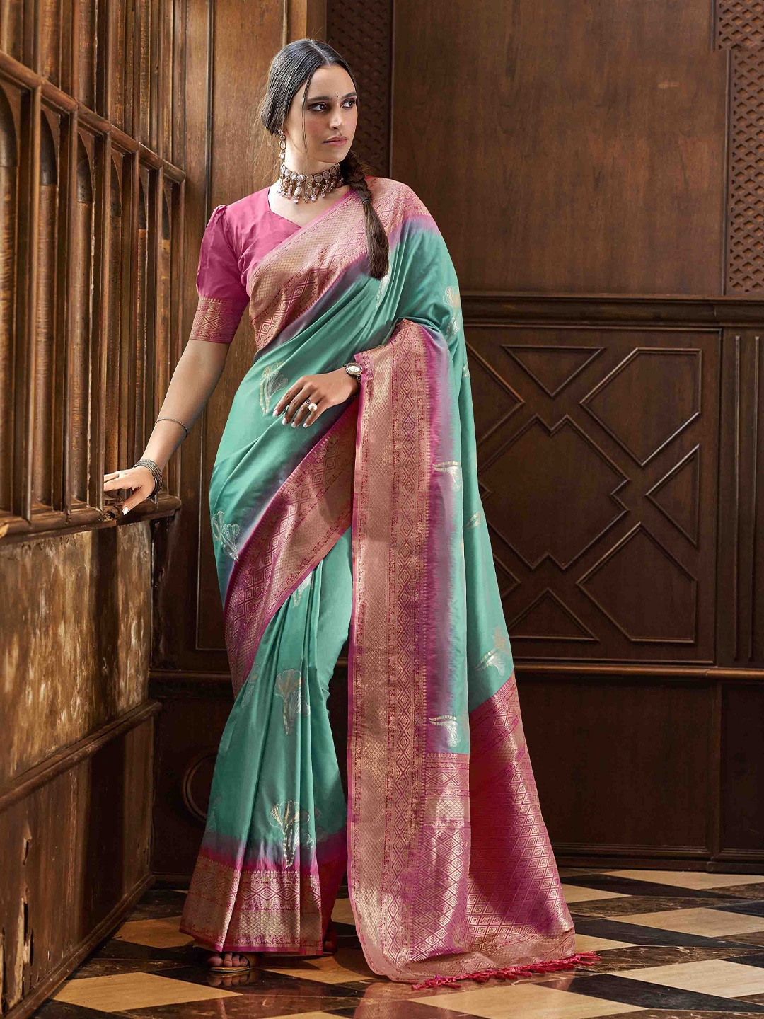 

Mitera Women Woven Design Zari Saree, Green