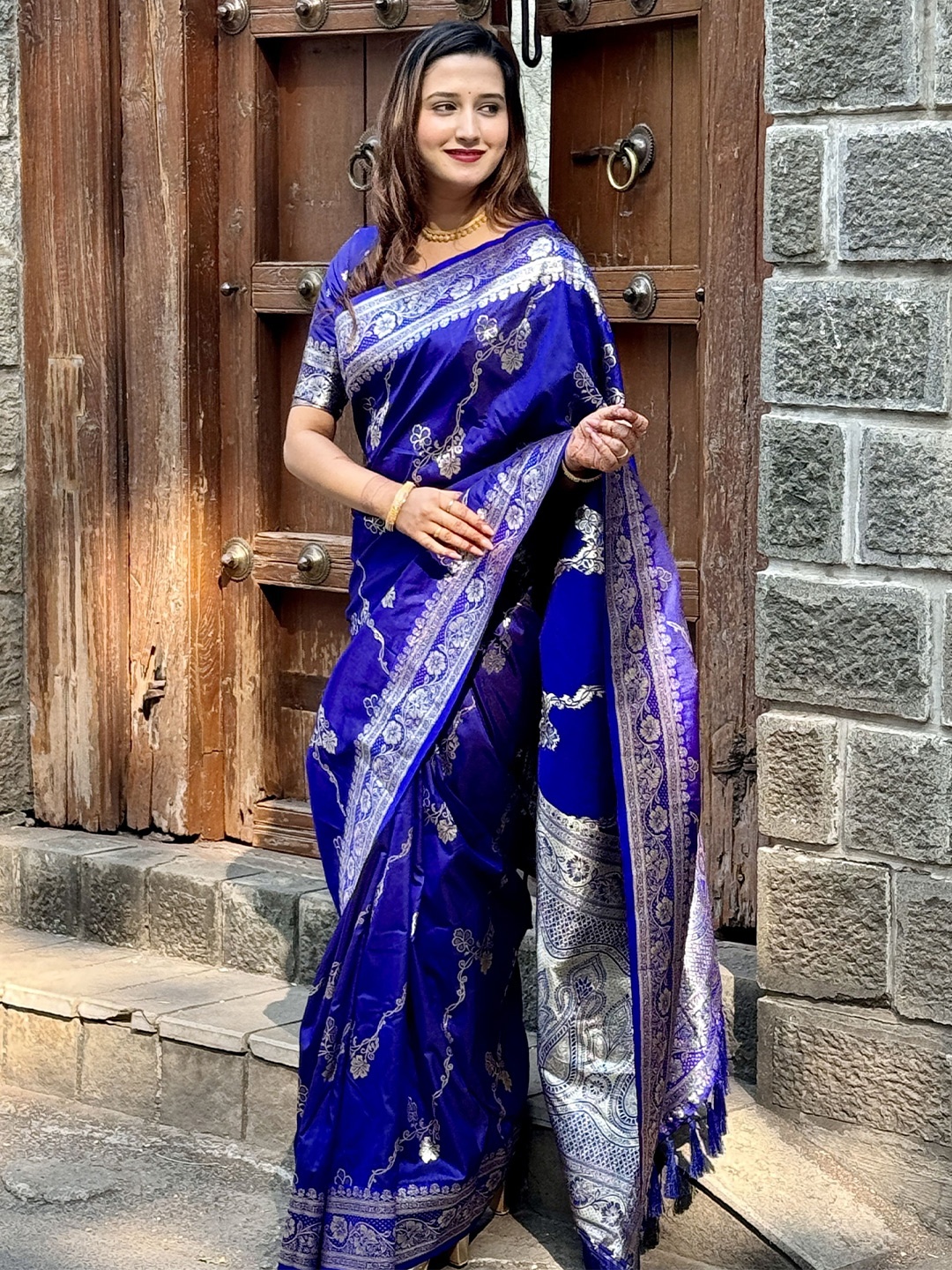 

Vintro Woven Design Zari Silk Blend Banarasi Saree, Blue