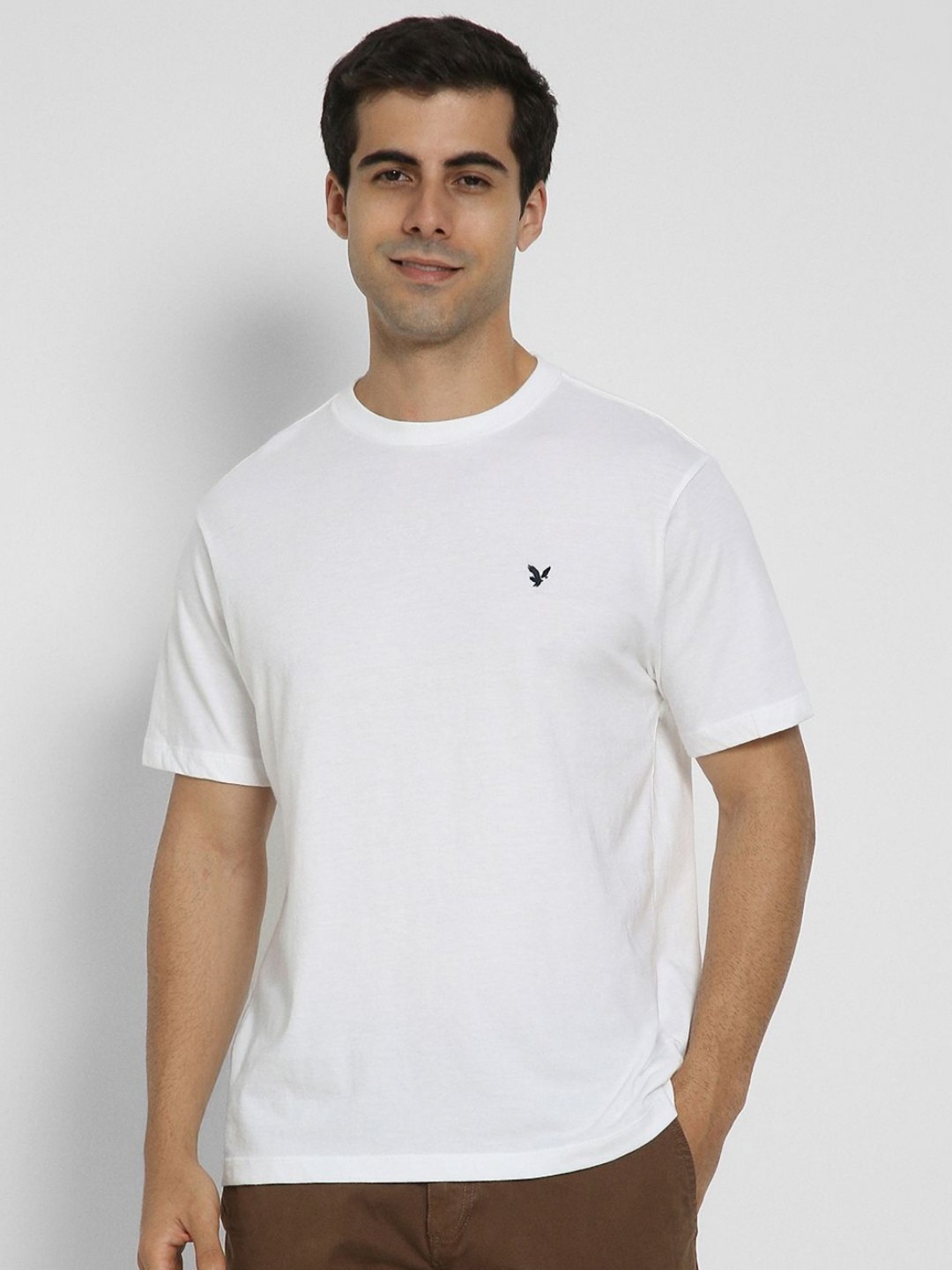 

AMERICAN EAGLE OUTFITTERS Men Solid Round Neck Cotton T-shirt, White