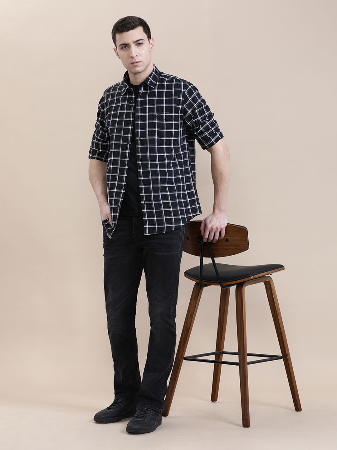 

Crocodile Men Linen Blend Checked Full Sleeve Shirt, Black
