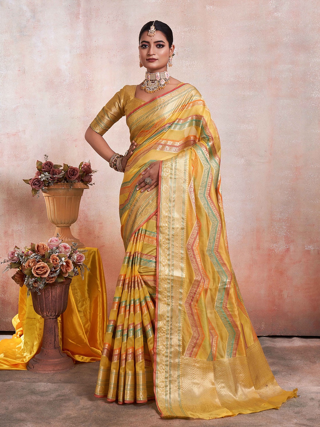 

DIVASTRI Woven Design Zari Organza Kanjeevaram Saree, Yellow