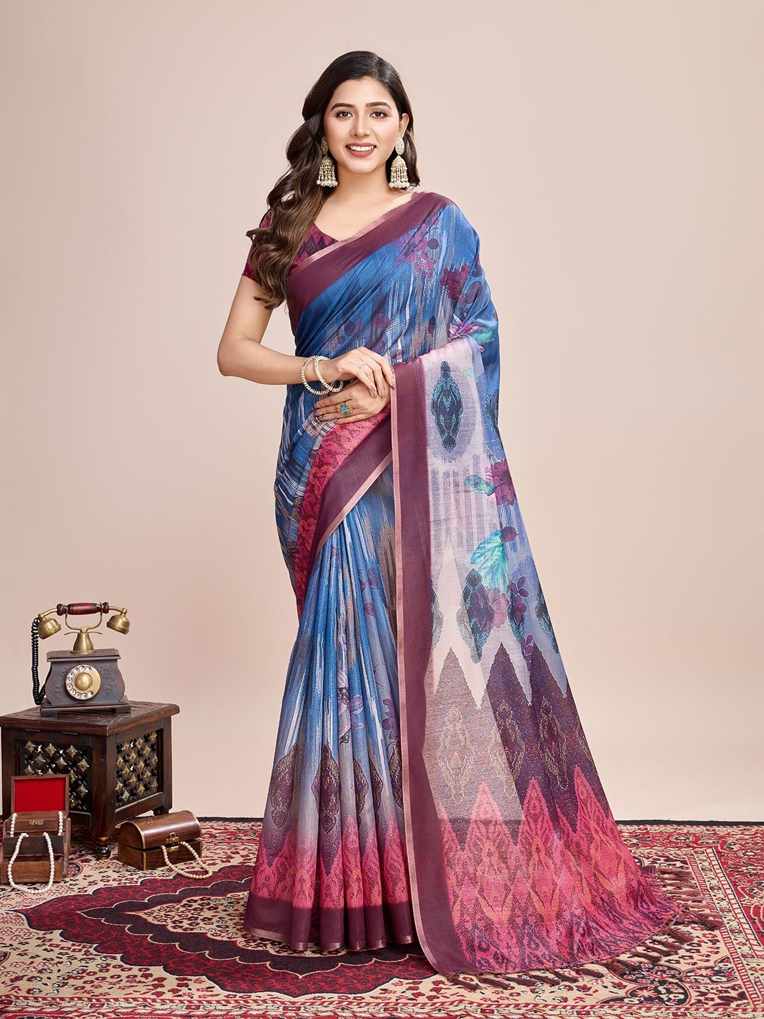 

Mitera Floral Zari Linen Blend Jamdani Saree, Blue