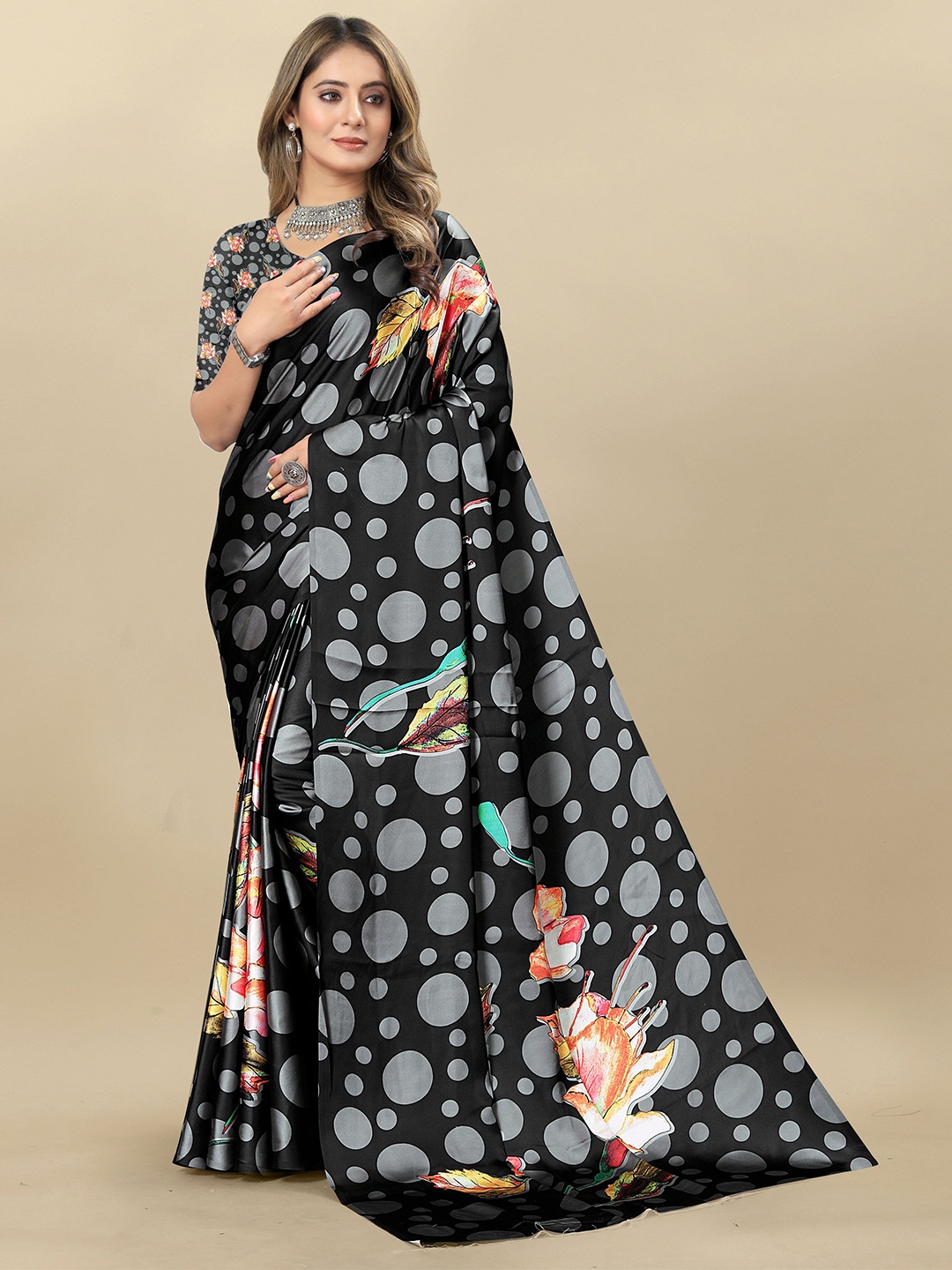 

DIVASTRI Floral Satin Saree, Black