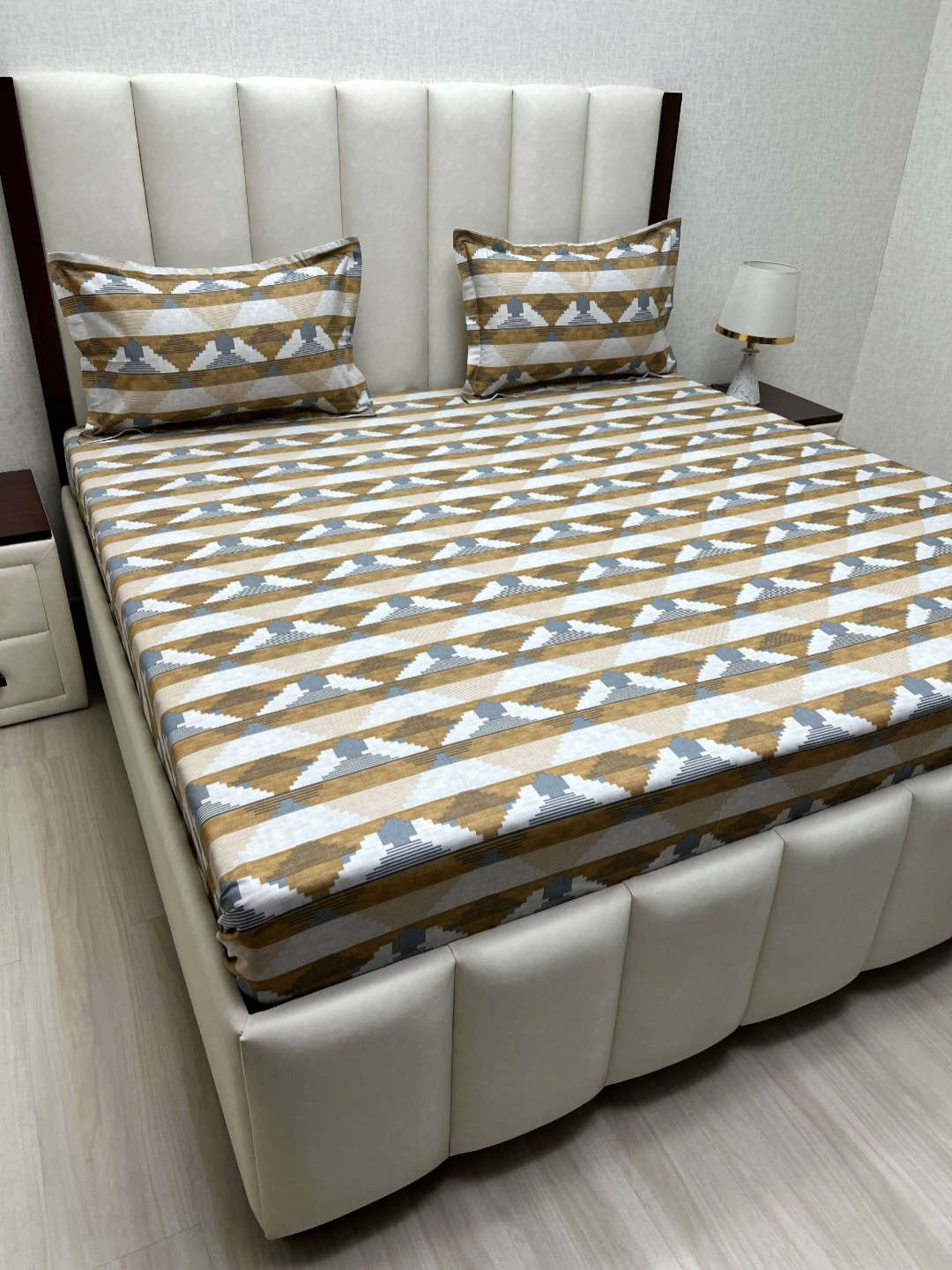 

Pure Decor Brown & White 330 TC King Bedsheet with 2 Pillow Covers