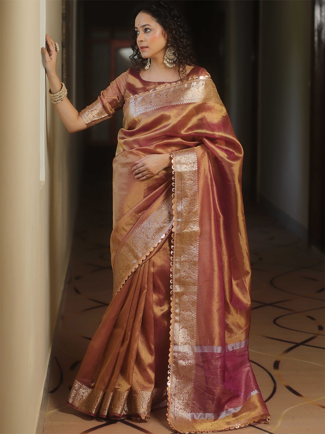 

Banarasee Zari Tissue Banarasi Saree, Magenta