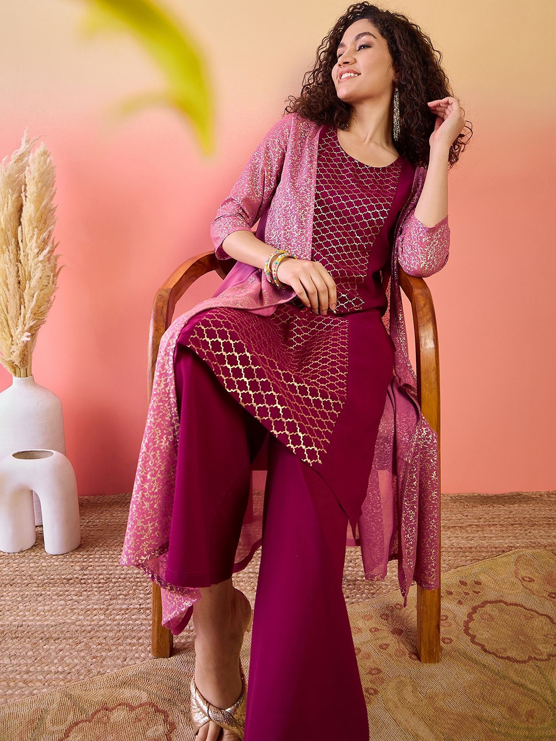 

Sangria Geometric Printed Round Neck Straight Kurta With Trousers & Jacket, Purple