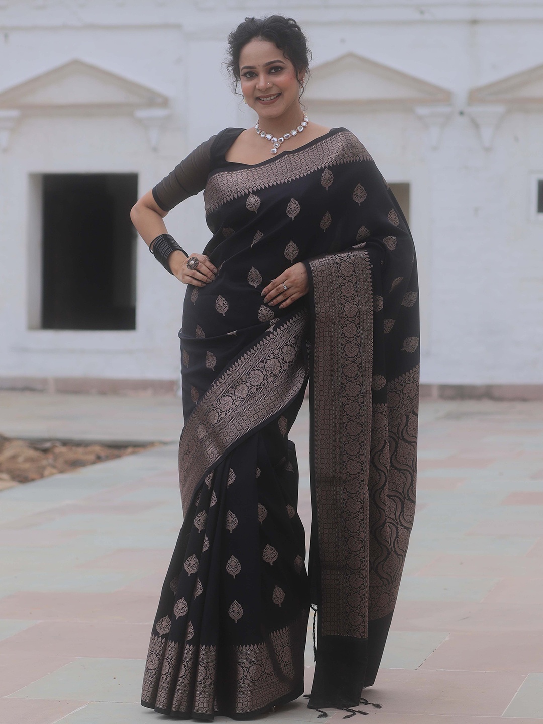 

Banarasee Ethnic Motifs Zari Silk Blend Banarasi Saree, Black