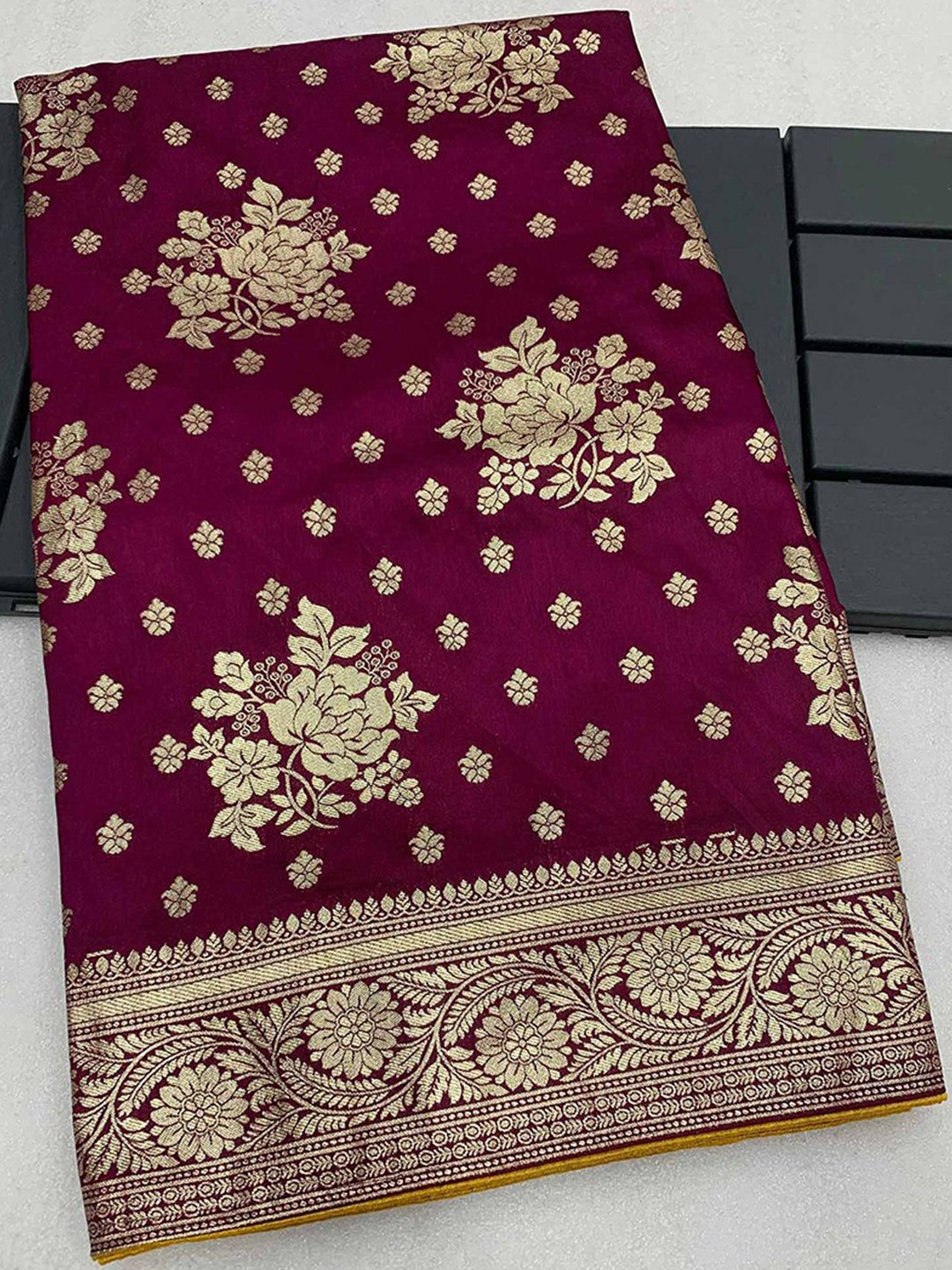 

Peachmode Woven Design Zari Silk Blend Saree, Maroon