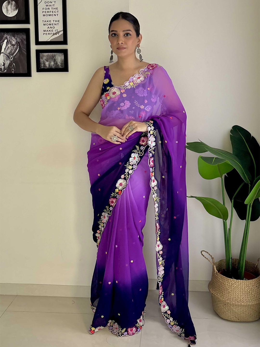 

DIVASTRI Floral Embroidered Poly Georgette Saree, Purple