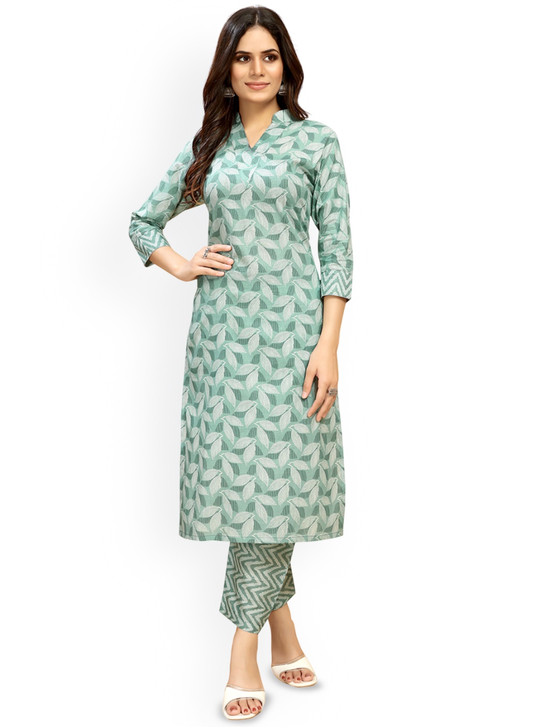 

Moda Rapido Women Floral Printed Pure Cotton Straight Kurta With Trousers, Green