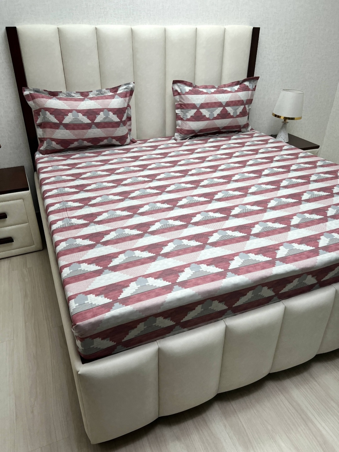 

Pure Decor Velar Maroon Printed Cotton 260 TC King Bedsheet Set 2.74 m X 3.04 m
