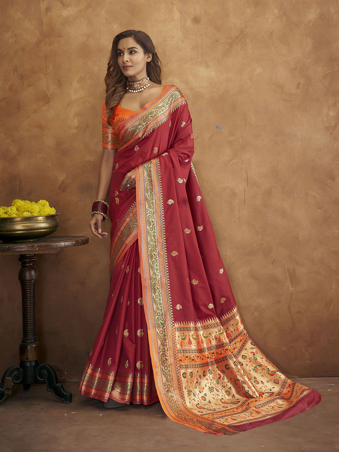

Mitera Paisley Woven Design Zari Paithani Saree, Maroon