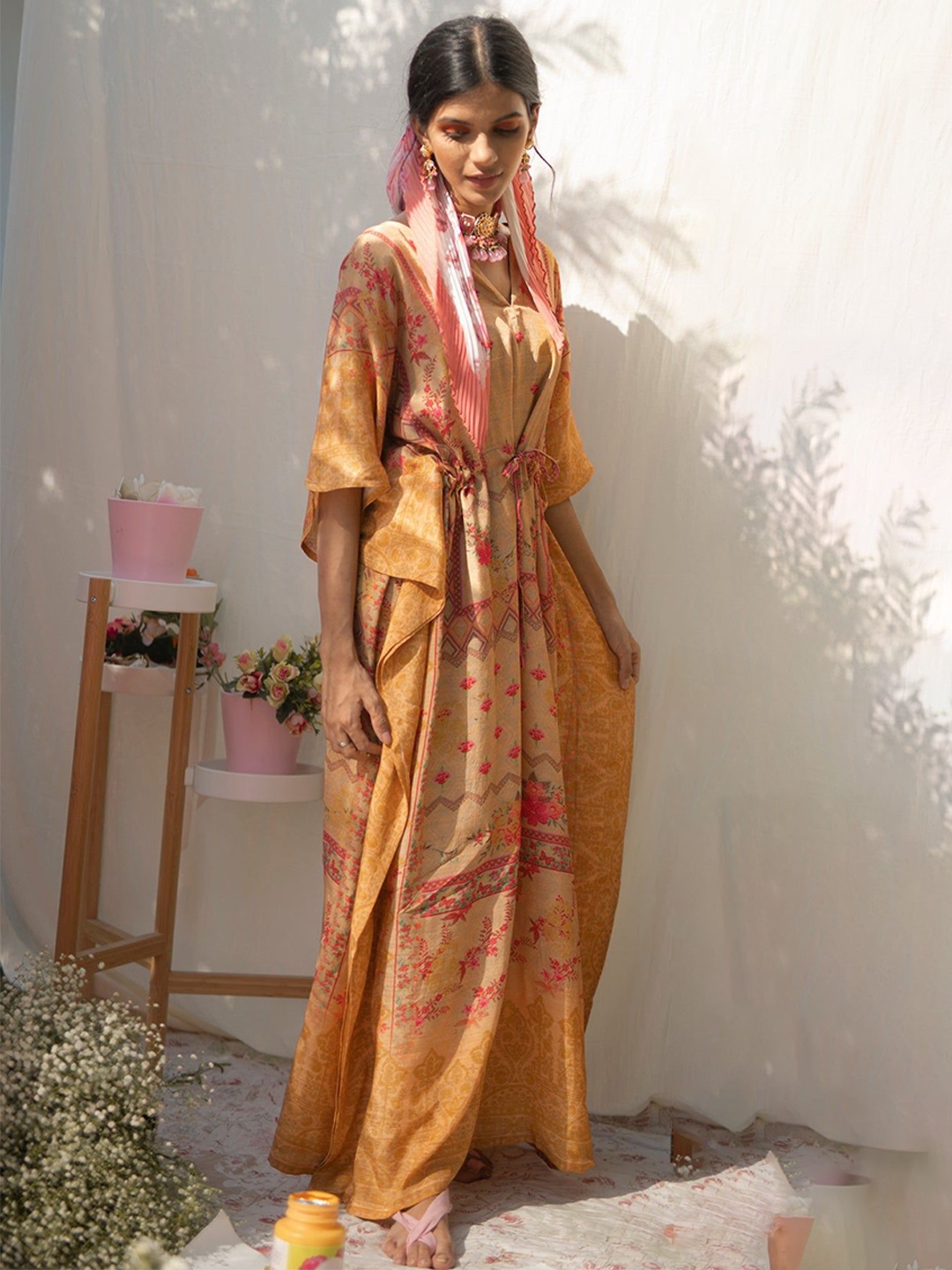 

THE BOOZY BUTTON Mughal Banarasi Winter Kaftan, Grey