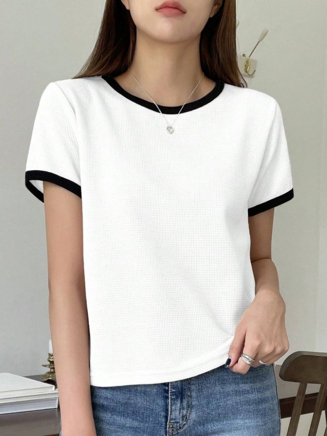 

Ajolli Women Solid Round Neck Cotton Boxy Fit T-shirt, White