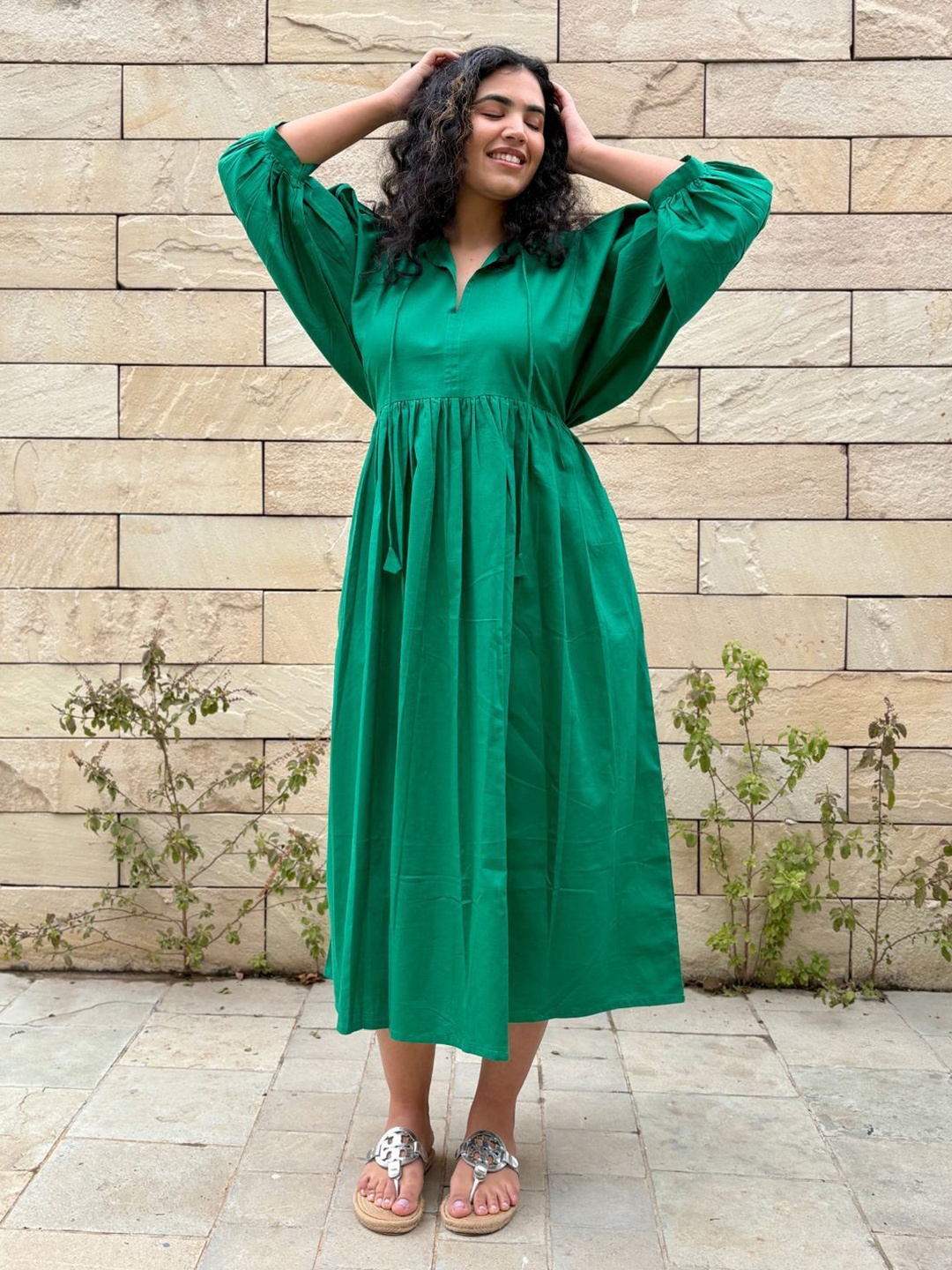 

Minimul Women Puff Sleeve Linen Fit and Flare Midi Swarna Linen Dress - Green