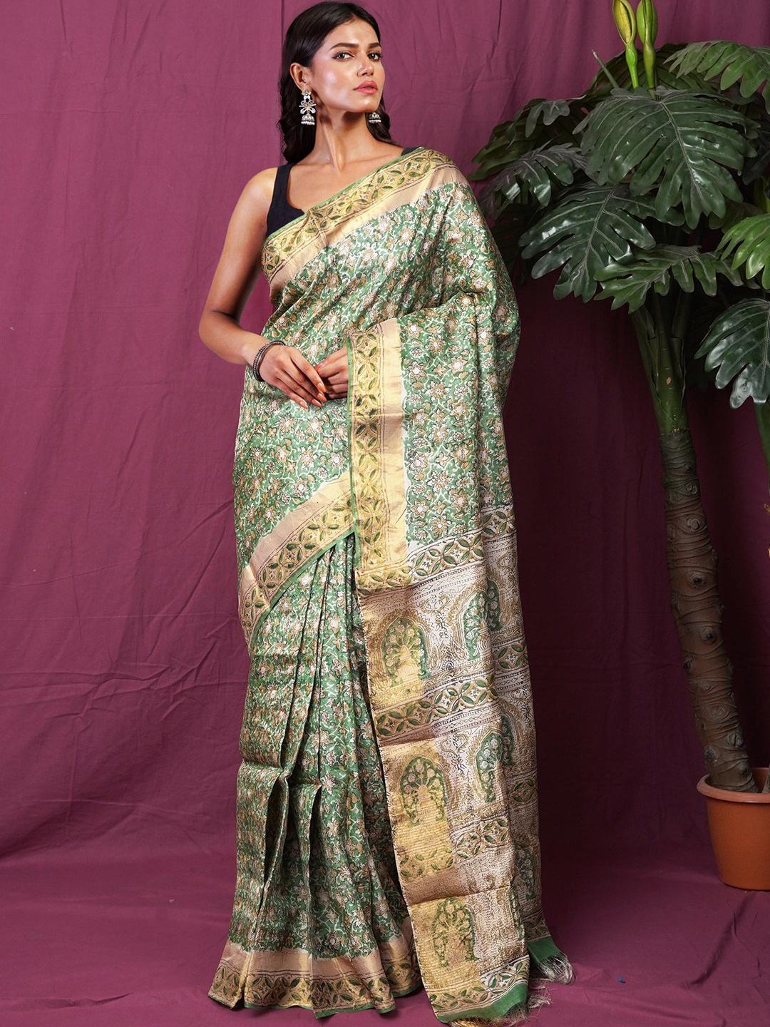 

Unnati Silks Floral Zari Pure Silk Tussar Saree, Green