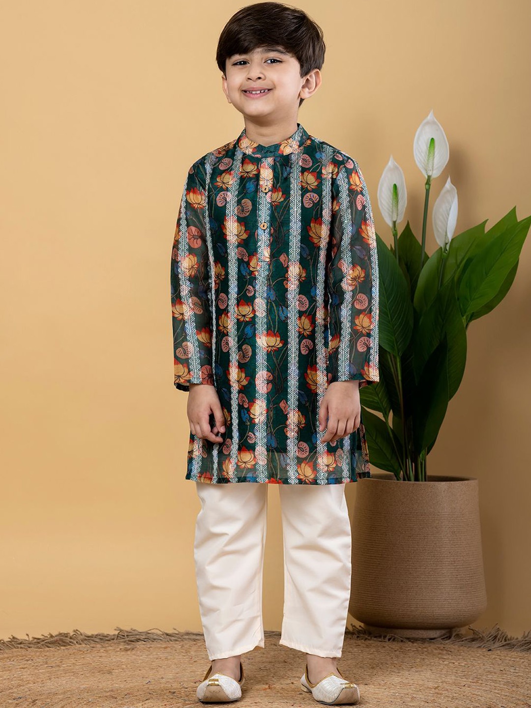 

Readiprint Boys Geometric Woven Design Chanderi Silk Straight Kurta With Trousers, Green