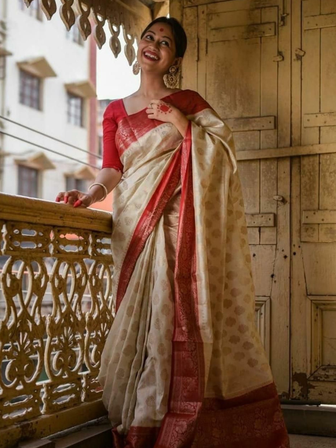 

LADY SHOPI Woven Design Zari Pure Silk Banarasi Saree, White