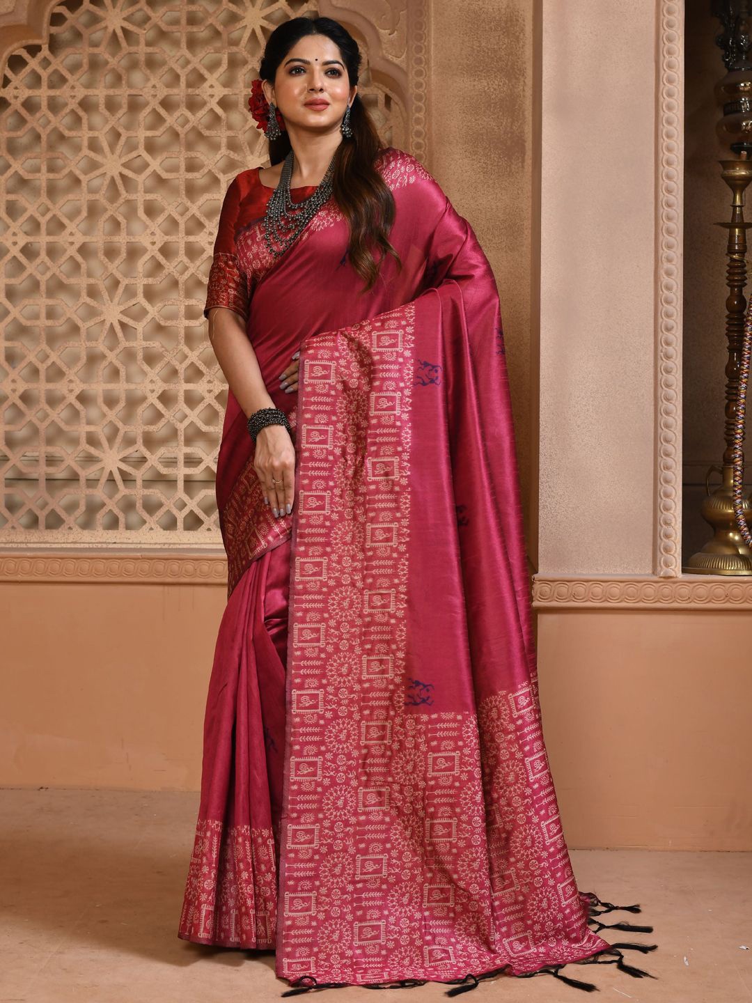

DIVASTRI Ethnic Motifs Woven Design Zari Saree, Burgundy