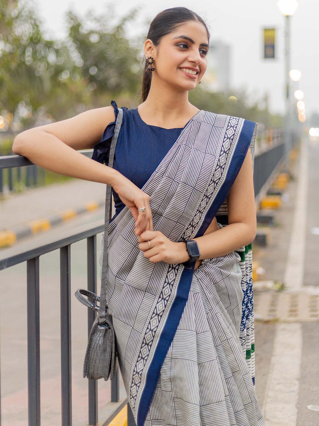 

KALINI Silk Blend Block Print Saree, Off white