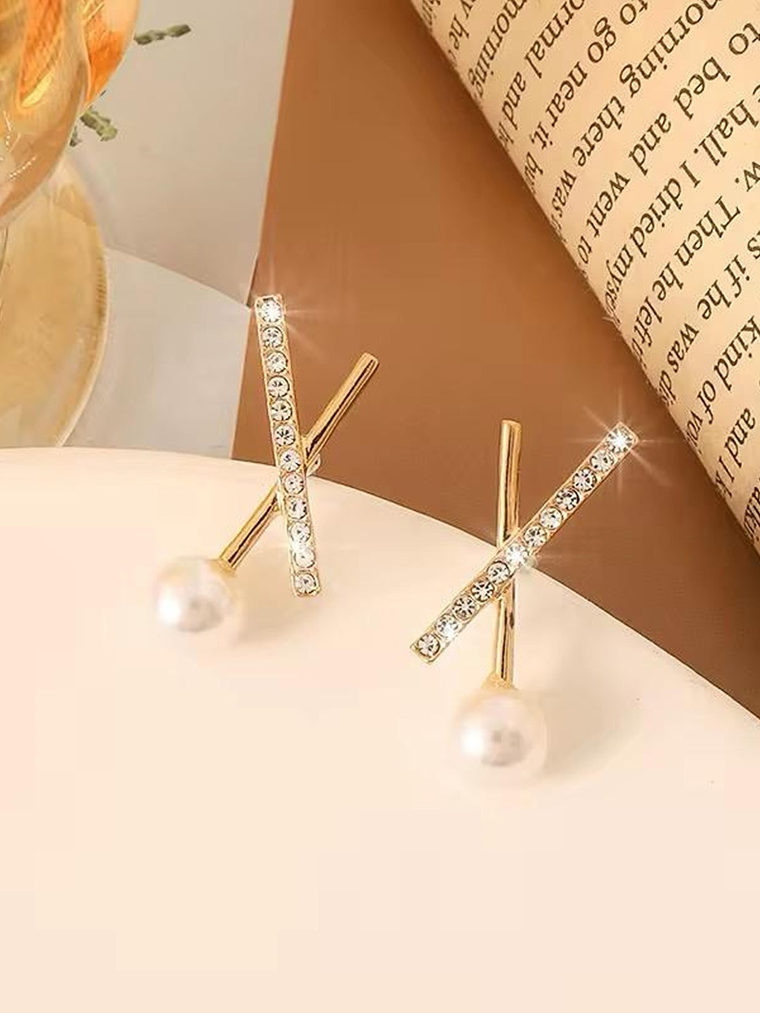 

MADDY SPACE Gold-Plated Pearls Beaded Contemporary Shaped Korean Studs