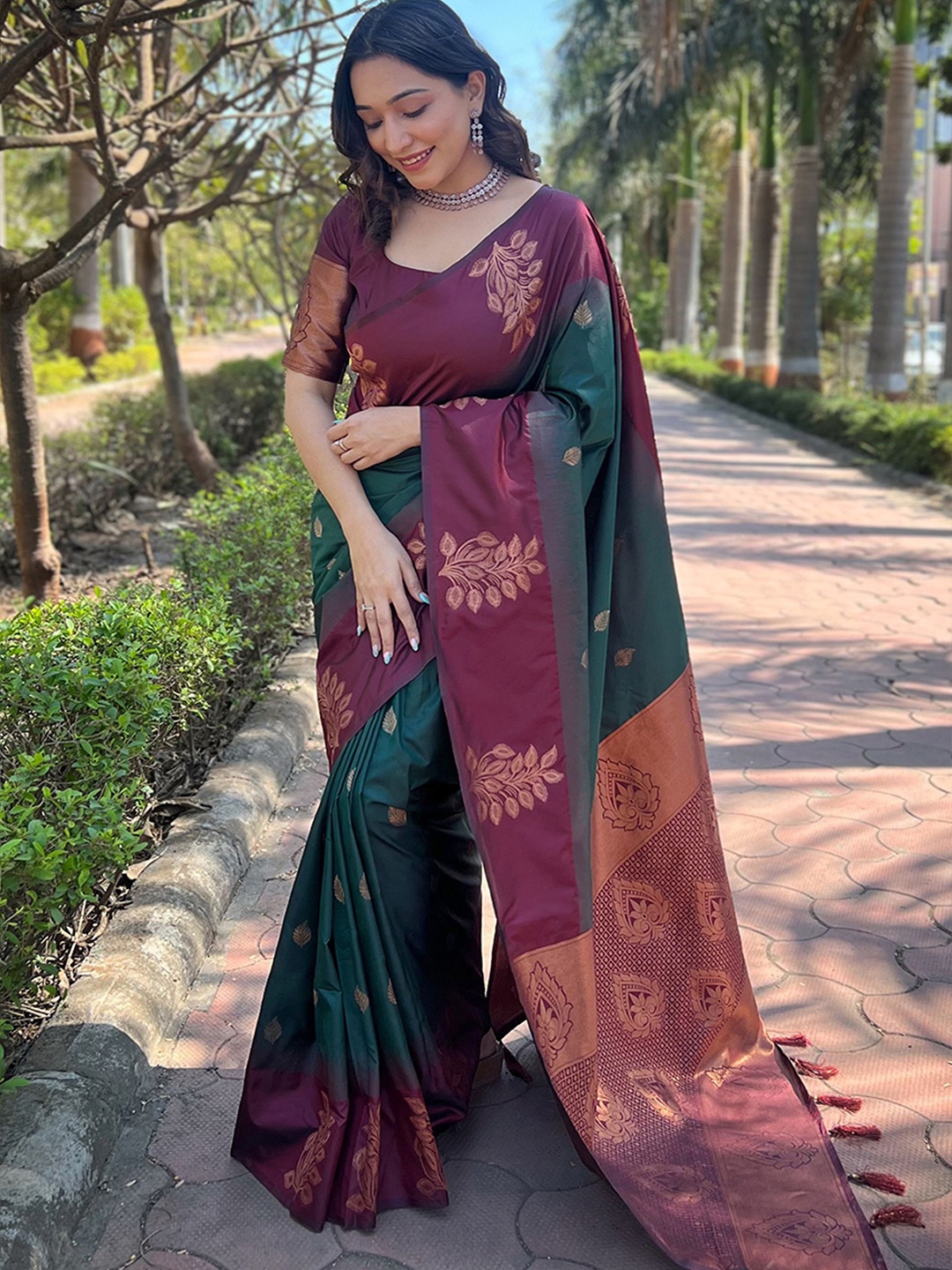 

Vintro Woven Design Zari Silk Blend Paithani Saree, Green