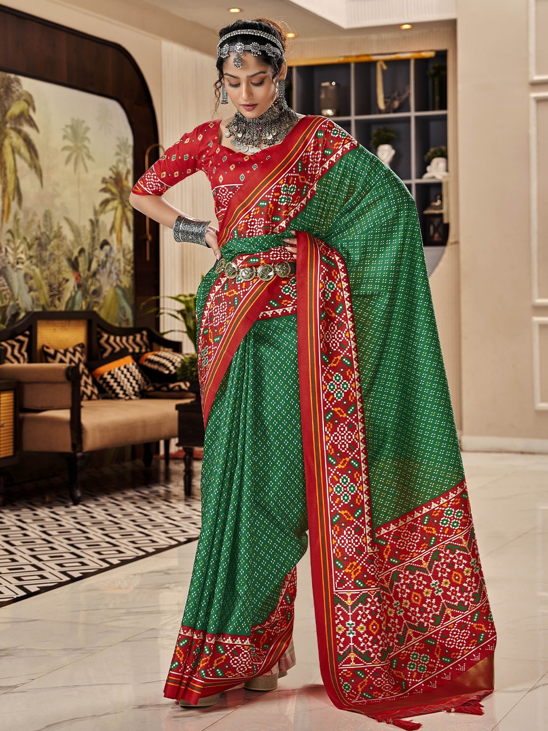 

Mitera Floral Zari Silk Blend Handloom Patola Saree, Green