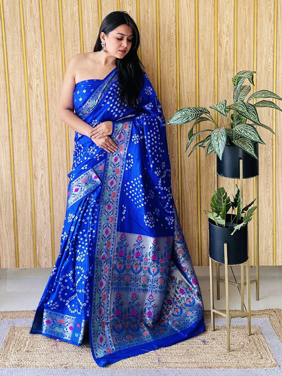 

Moda Rapido Bandhani Zari Silk Blend Paithani Saree, Blue