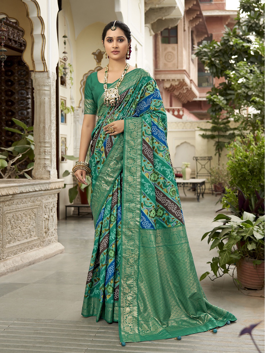 

Sangria Tussar Floral Printed Saree With Blouse Piece, Teal