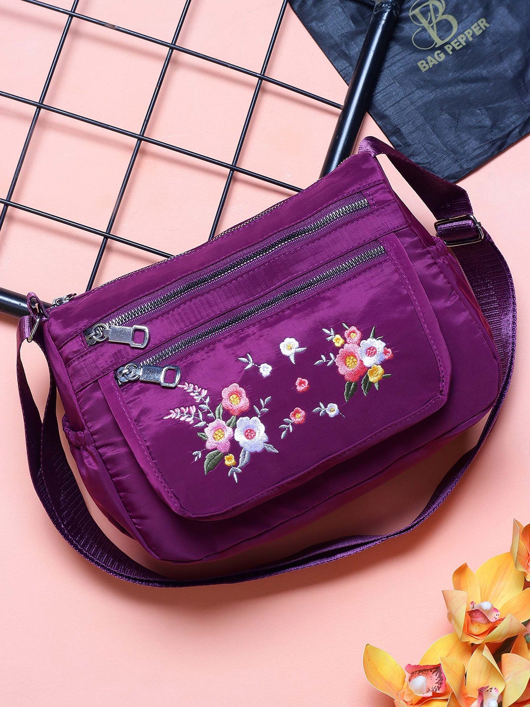 

Bag Pepper Floral Printed Half Moon Sling Bag, Maroon