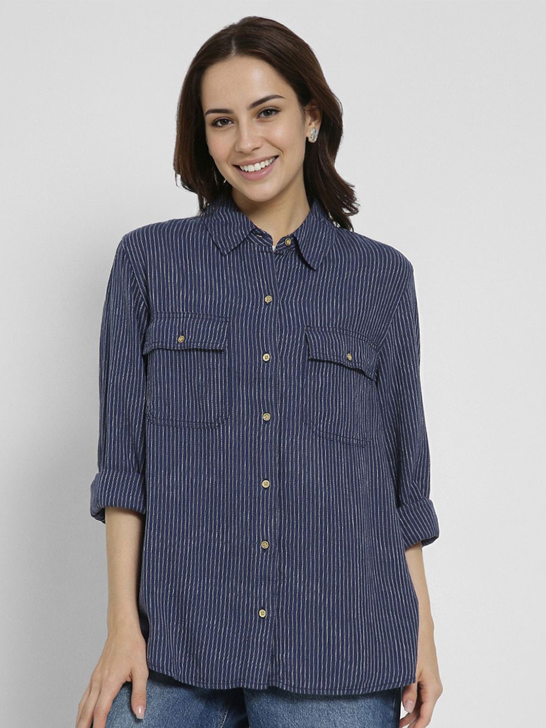 

AMERICAN EAGLE OUTFITTERS Women Striped Spread Collar Shirt, Navy blue