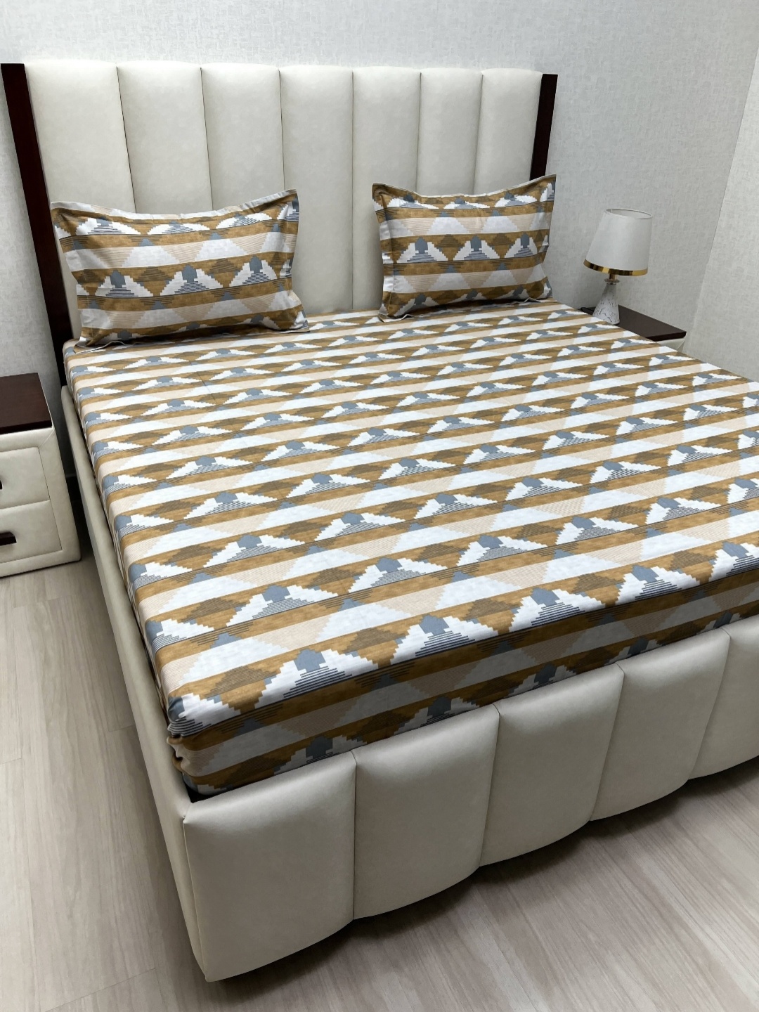

Pure Decor Velar Brown Printed Pure Cotton 300 TC King Bedsheet Set 2.74 m x 3.04 m
