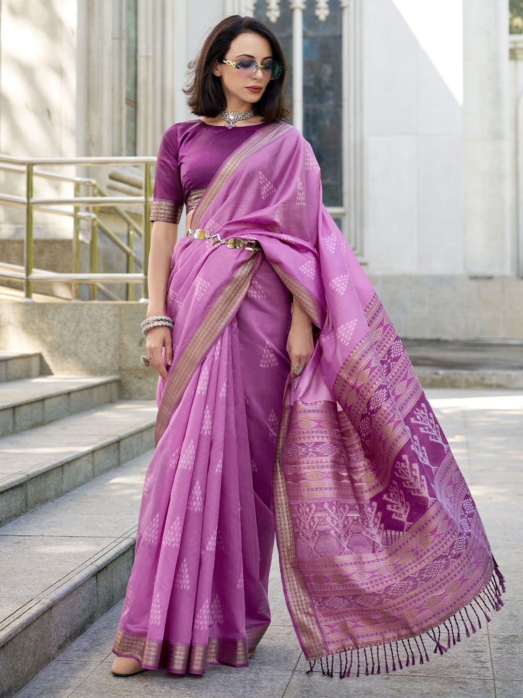 

Mitera Woven Design Zari Saree, Lavender