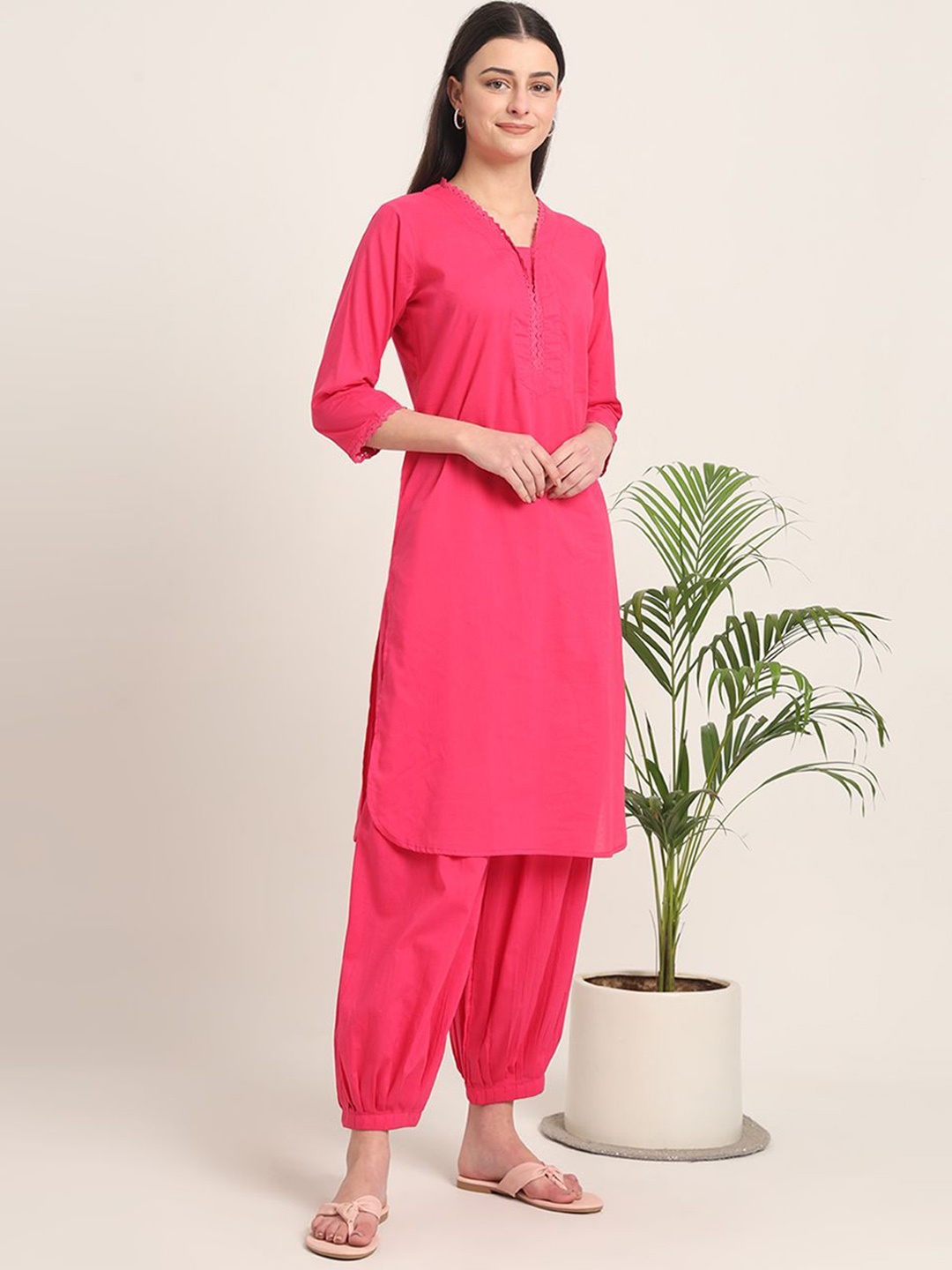 

Thevasa Lace Affair Notch Neck Cotton Straight Kurta, Pink