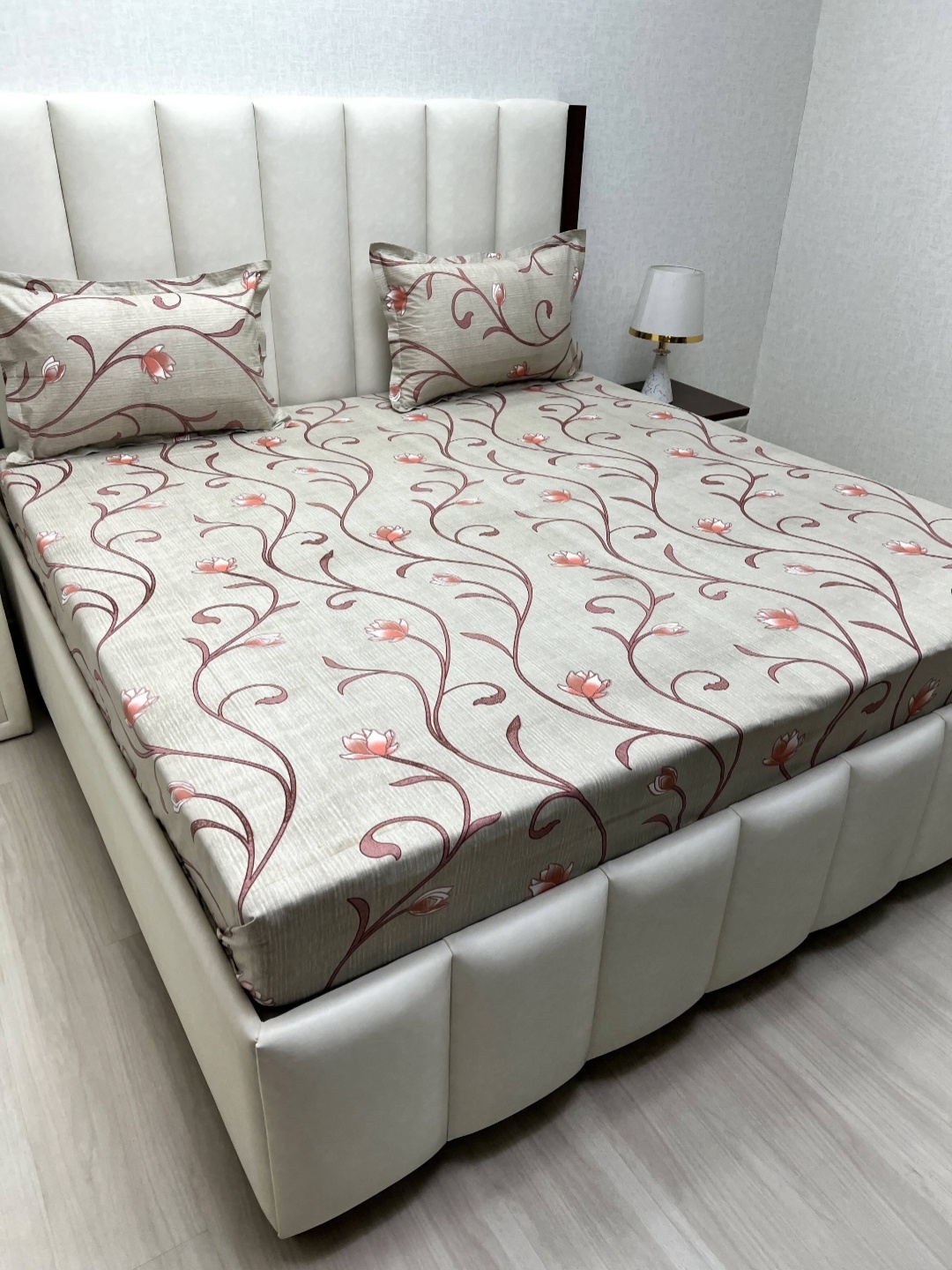 

Pure Decor Velar Grey & Pink Floral Printed Cotton 380 TC King Bedsheet Set 2.74 m x 3.04m