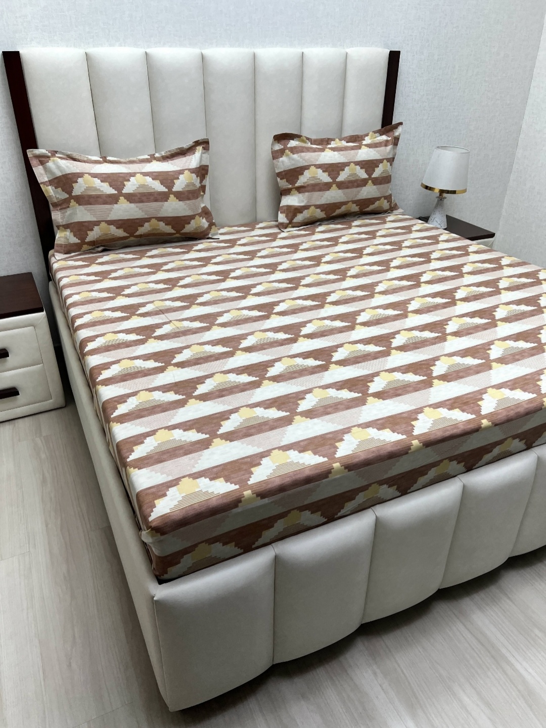 

Pure Decor Velar Brown Printed Pure Cotton 230 TC Super King Bedsheet Set- 2.74 m x 3.04 m