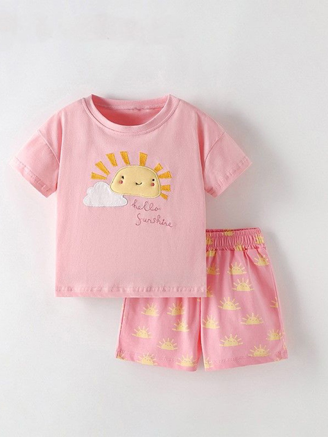 

YK Girls Printed T-shirt with Shorts, Peach
