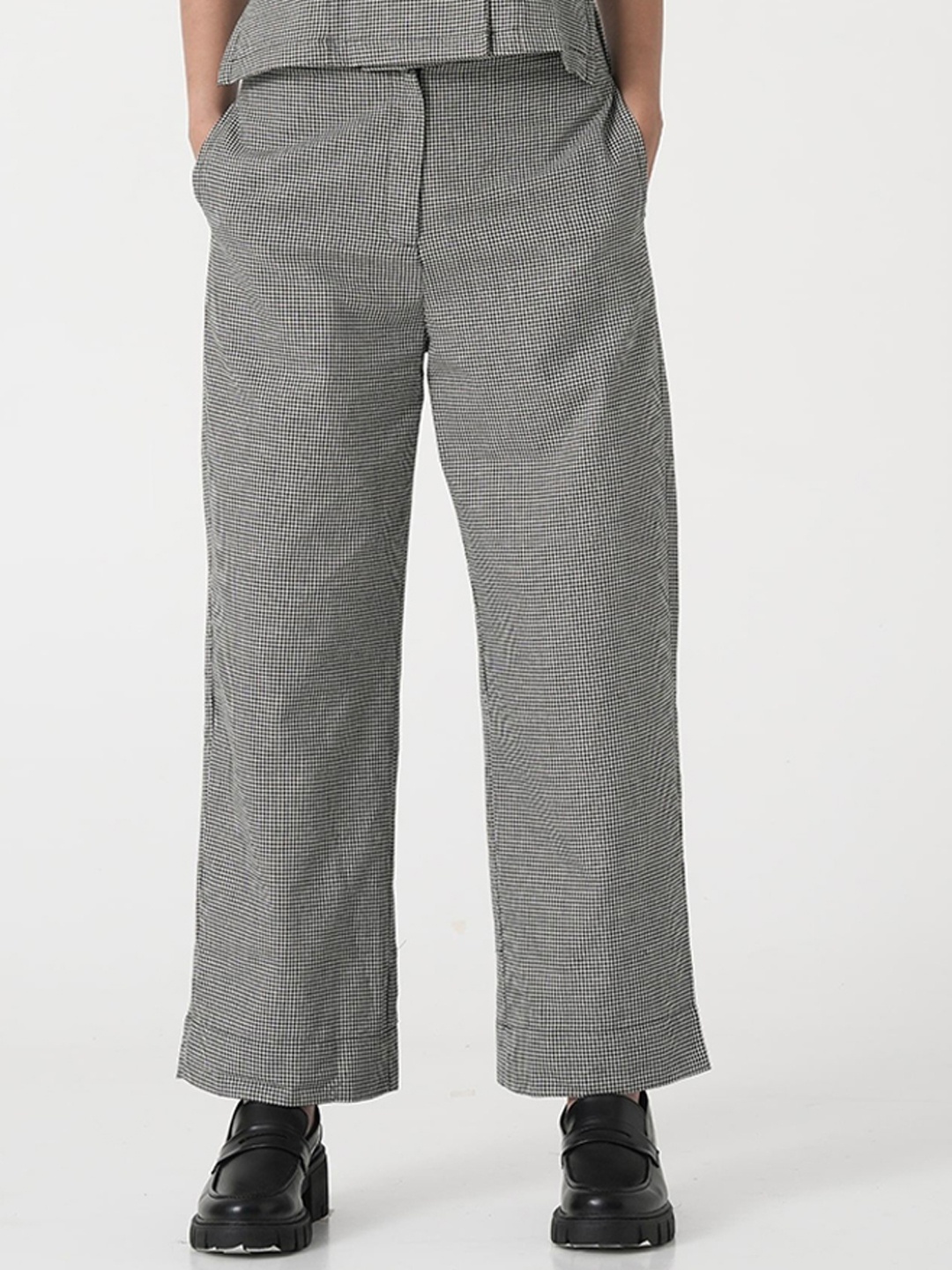 

the kaatn trail Women Checked Bespoke Pant Trousers, Grey