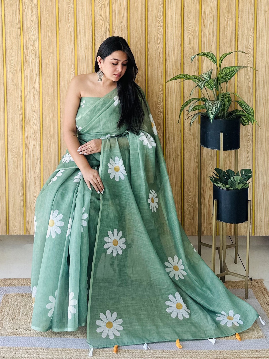 

Moda Rapido Floral Saree, Green