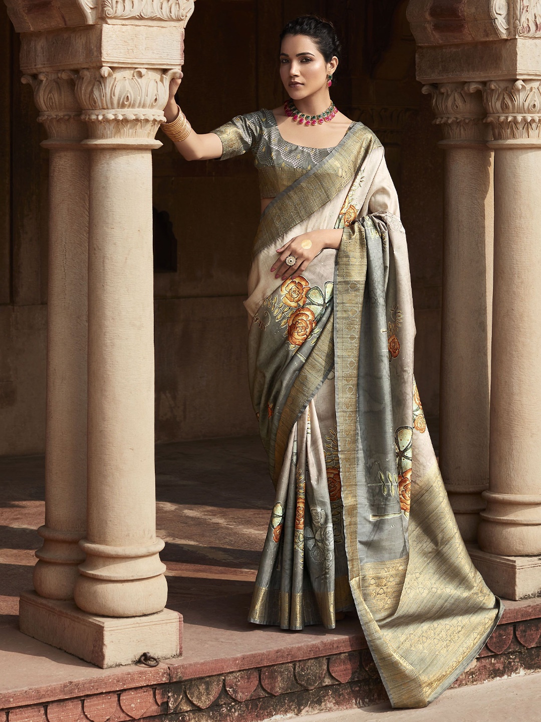 

Mitera Women Floral Printed Zari Saree With Blouse Piece, Grey