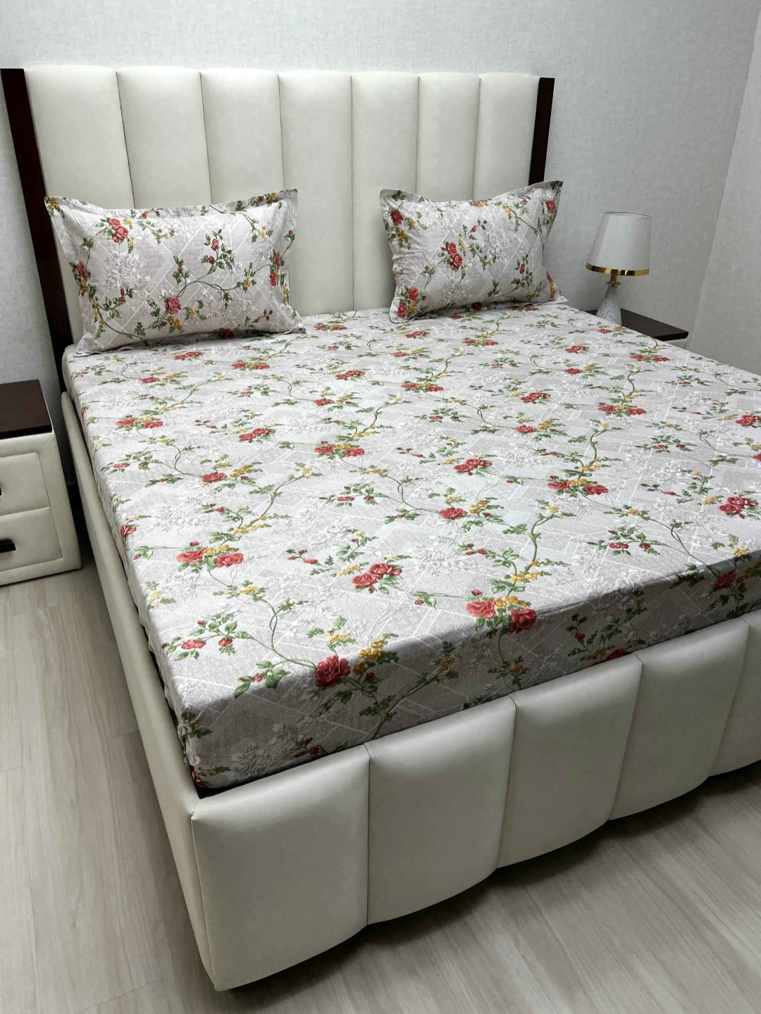 

Pure Decor Velar Grey Floral Printed Cotton 220 TC King Bedsheet Set 2.74 m X 3.04 m