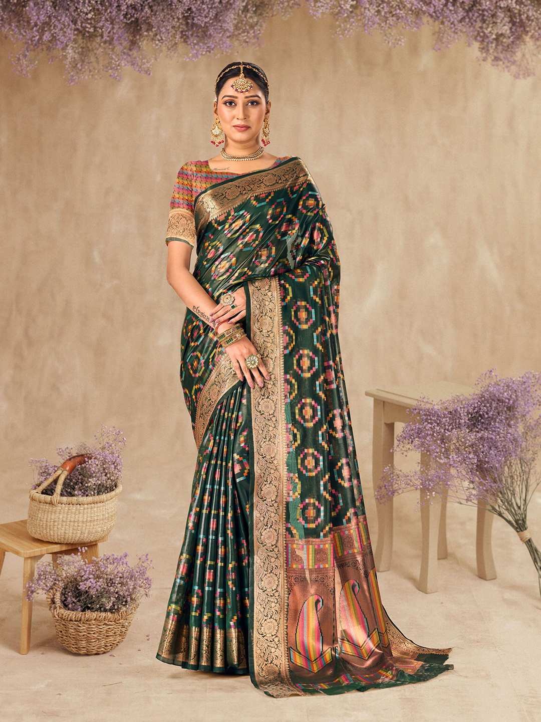 

DIVASTRI Woven Design Zari Organza Kanjeevaram Saree, Green