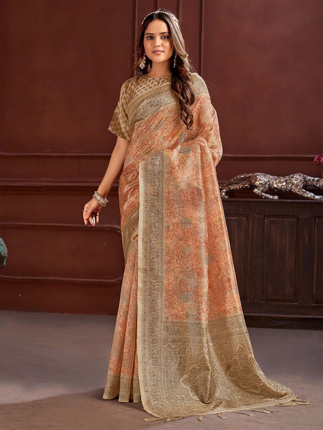 

Mitera Floral Silk Cotton Sungudi Saree, Peach