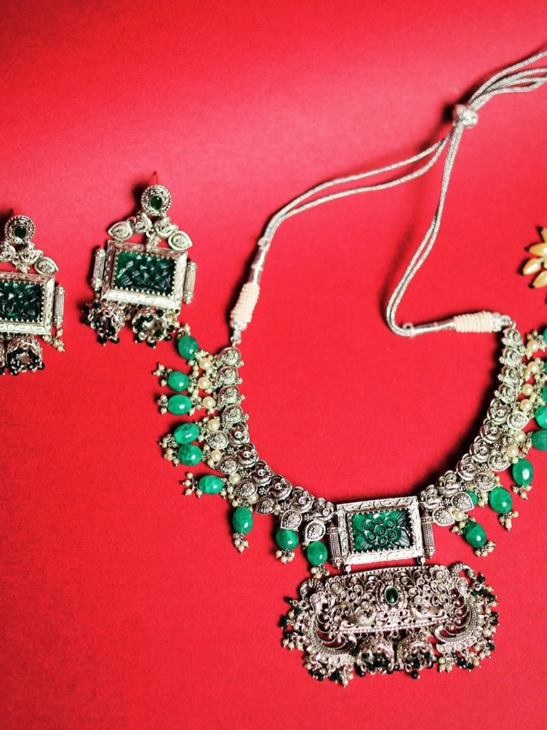 

ADC SHEMONA Silver-Plated Artificial Beads Beaded Oxidised Necklace And Earrings