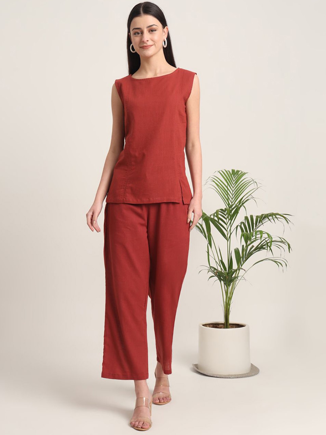 

Thevasa Red Sleeveless Short Kurta