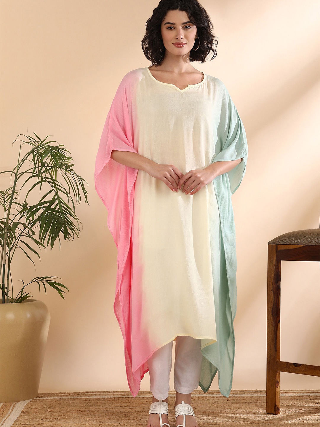 

Maaesa Colourblocked Flared Sleeves Kaftan Kurta, Yellow