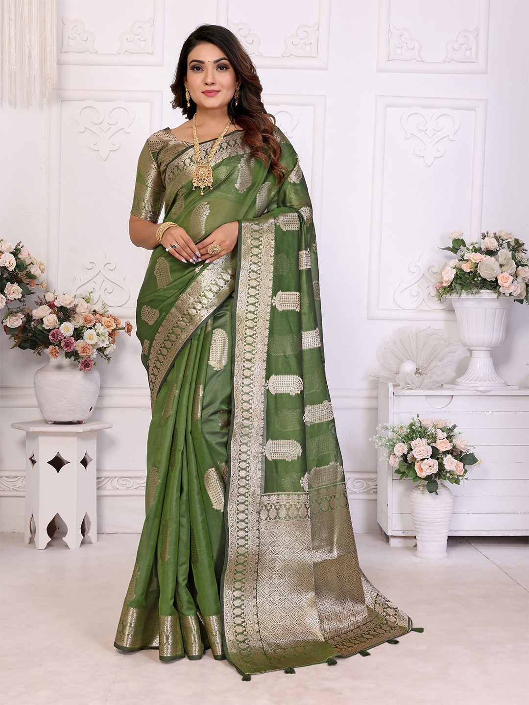 

Moda Rapido Woven Design Zari Organza Banarasi Saree, Green