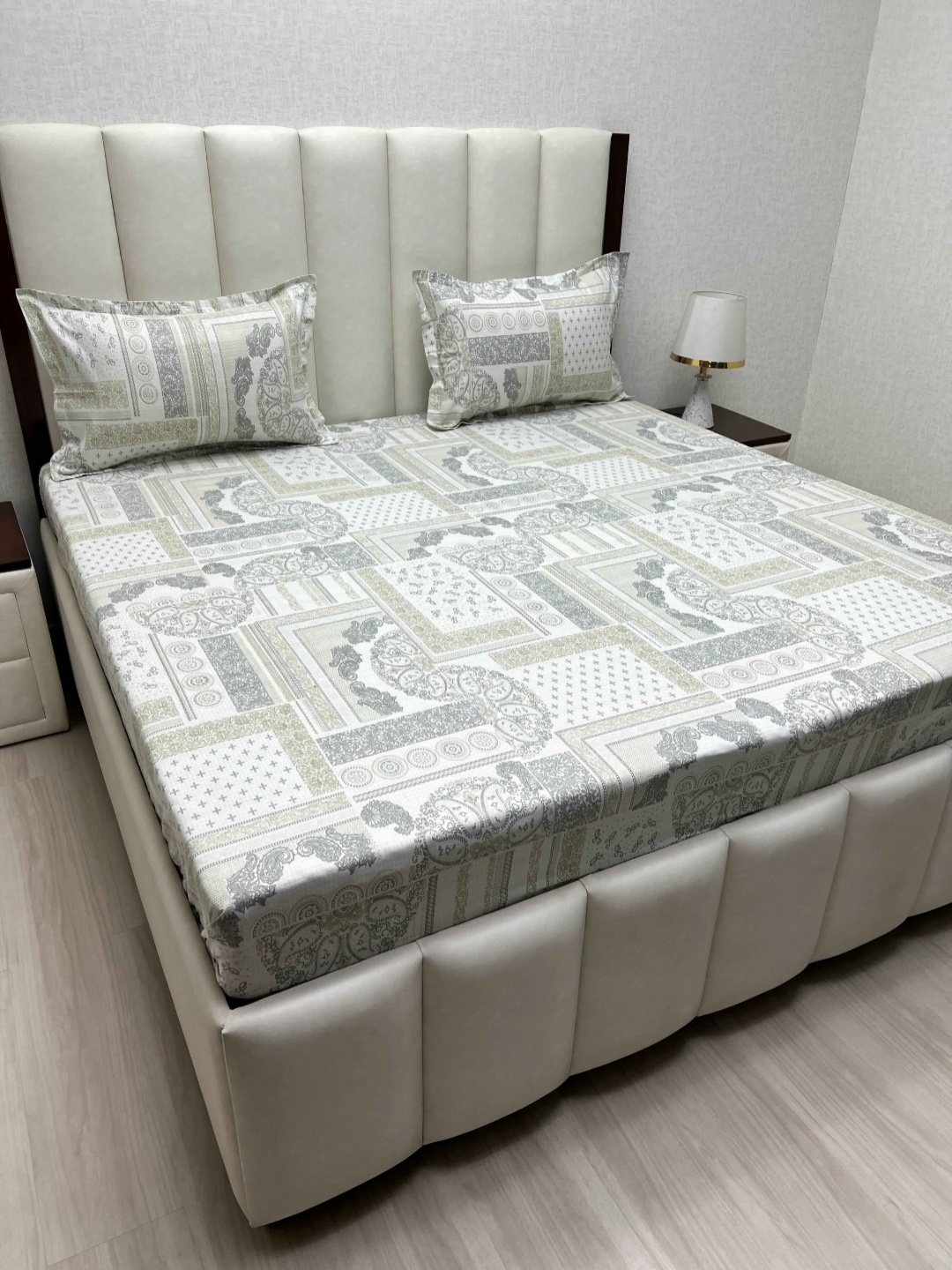 

Pure Decor White & Grey Ethnic Motifs 330 TC King Bedsheet with 2 Pillow Covers