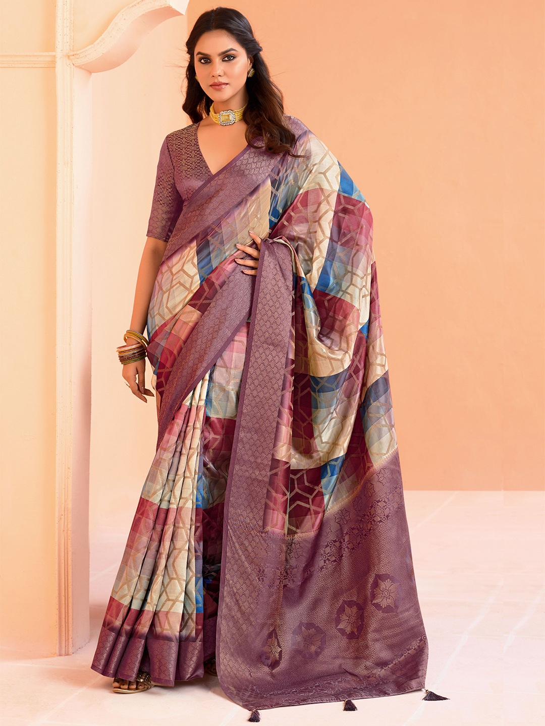 

Sangria Woven Design Saree With Blouse Piece, Purple