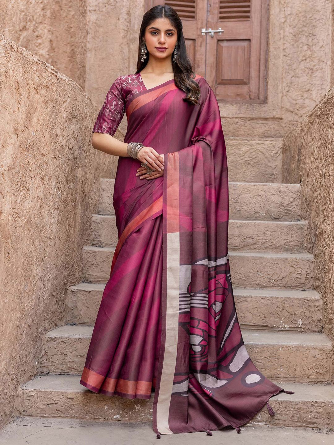 

Mitera Ethnic Motifs Zari Silk Blend Block Print Saree, Magenta